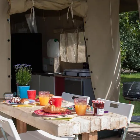 Vakantiebungalow En Glamping Op De Veluwe נונספייט