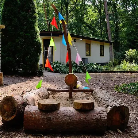 Vakantiebungalow En Glamping Op De Veluwe נונספייט