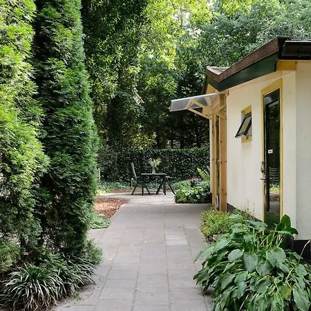 Vakantiebungalow En Glamping Op De Veluwe אוהל מפואר נונספייט