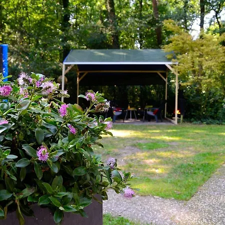Vakantiebungalow En Glamping Op De Veluwe * נונספייט