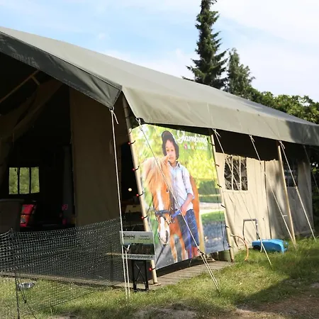 Vakantiebungalow En Glamping Op De Veluwe נונספייט