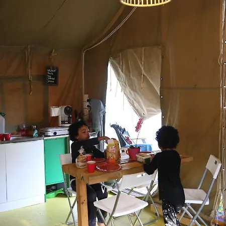 Vakantiebungalow En Glamping Op De Veluwe אוהל מפואר *